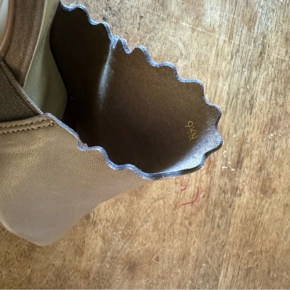 New without box VanEli slides. Size 9.5n - Picture 7 of 7